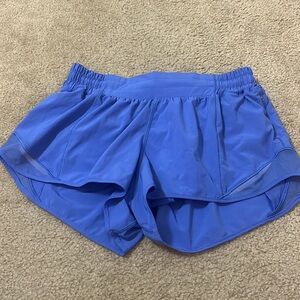 Size 8 lululemon Hotty hot short